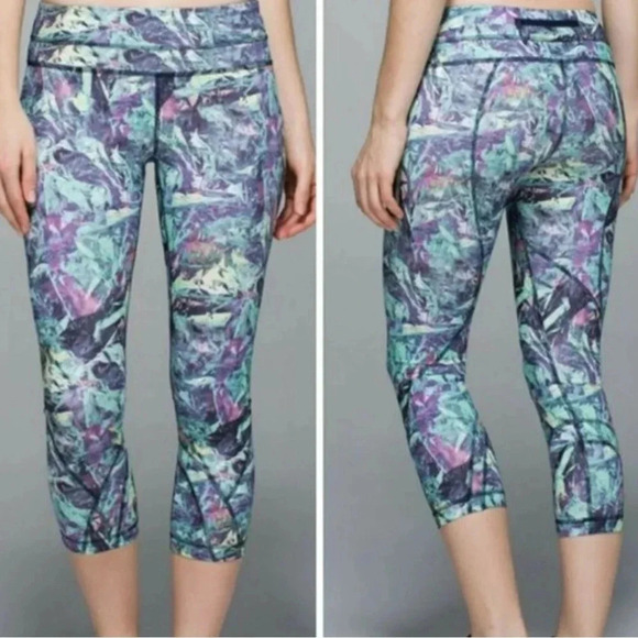 Lululemon sz 6 Run Inspire Crop II All Full-On Luxtreme Iridescent Multi Blue - Picture 1 of 7